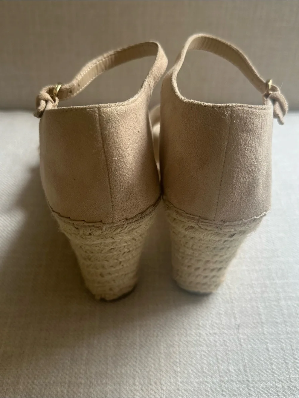 Marc Fisher feminine ruffle